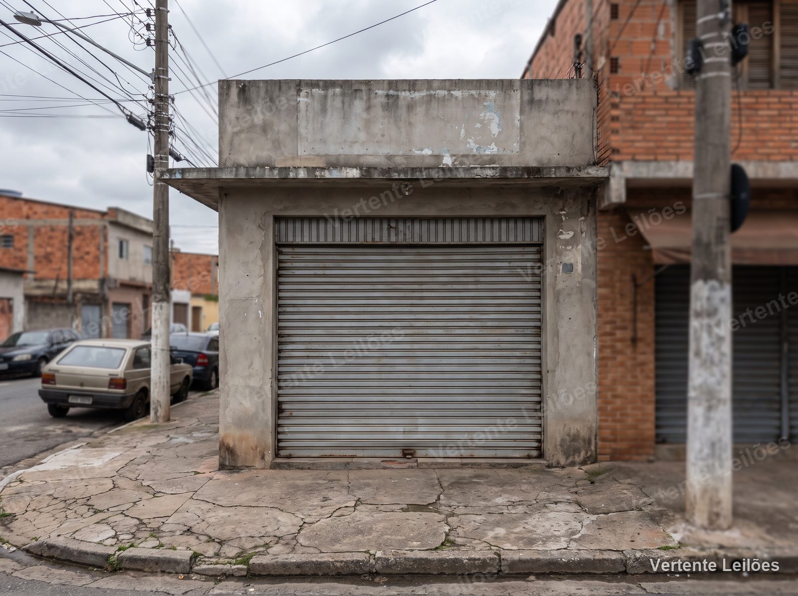 Loja de rua 92 m², com mezanino